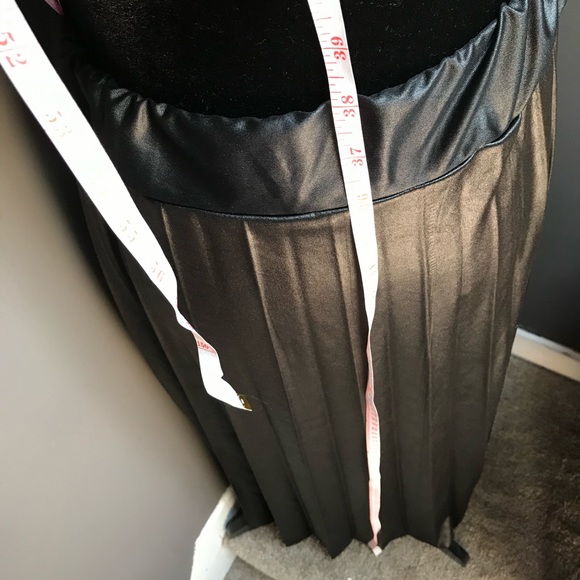 NWOT Women’s Skirt Size 40 - Picture 2 of 5